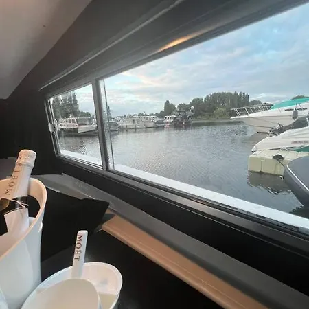 Luxe Boot In Jachthaven Botel *