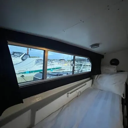 Luxe Boot In Jachthaven Botel Roermond