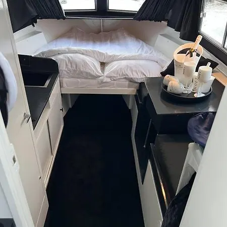 Luxe Boot In Jachthaven Roermond